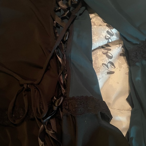 Gothic top unique elegant sophisticated stand out design - Picture 9 of 12